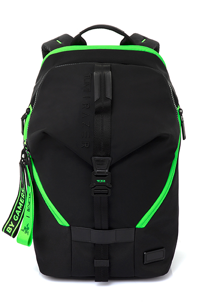 اقتن حقيبة مستوحاة من الرياضات الإلكترونية من TUMI و Razer